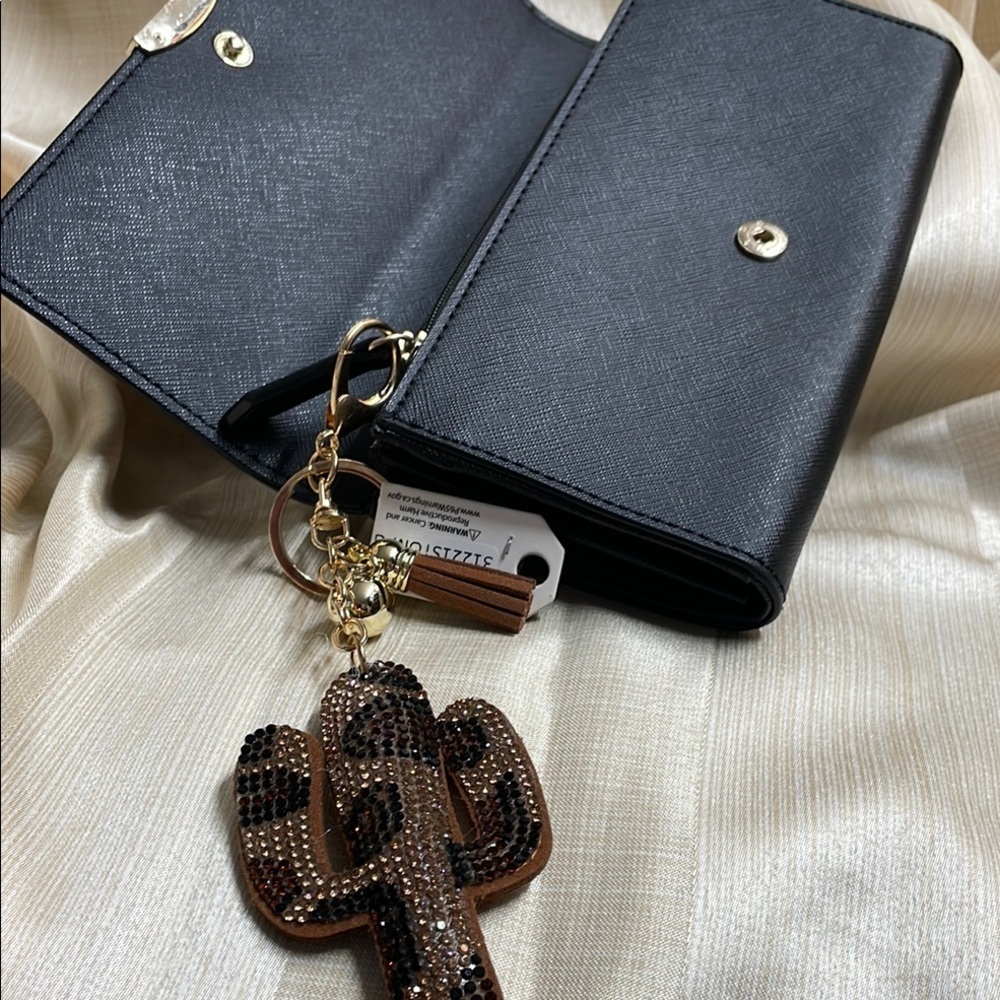 Elegant New York and Co.Black Women's Wallet with Key Chain - Picture 7 of 7